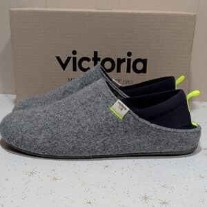 Victoria Norte Grey Convertible Wool  Slippers Size 11